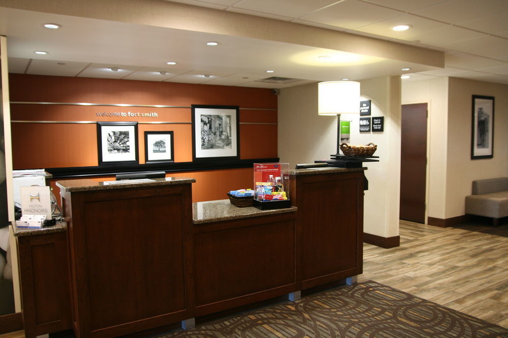 Hampton Inn By Hilton Fort Smith Exterior photo